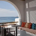 Hotel Andronis Minois