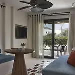 Andronis Minois Hotel
